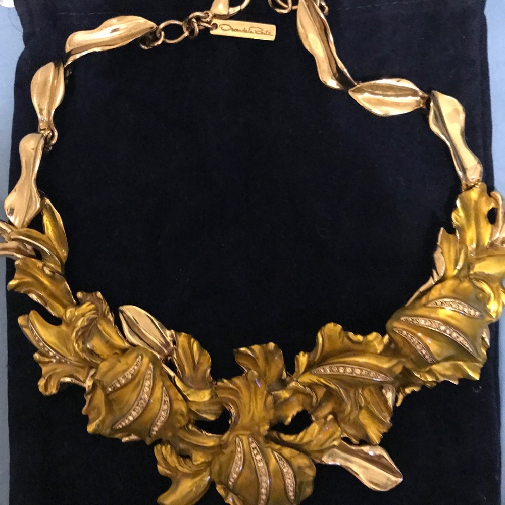 Gold plated flower necklace